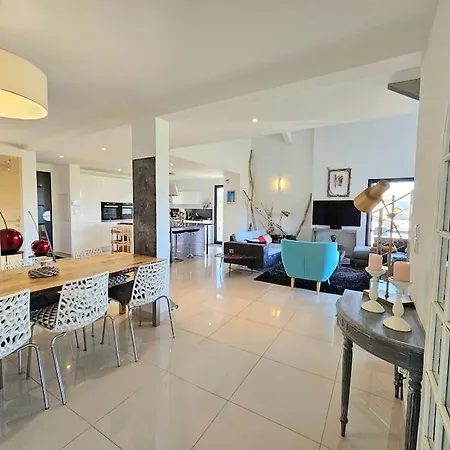 Apartment De Standing Avc Vue Mer- Florent *